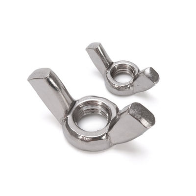 ISO標準ブラックオキシド仕上げ 熱付蝶のナッツ 精密鋳造 耐久性のための炭素鋼 ステンレス鋼 鍵の翼ナッツ